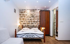 New Rustic Apartments Tonko